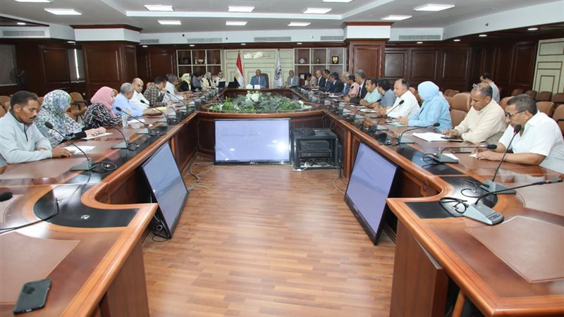 اللواء حازم عزت السكرتير