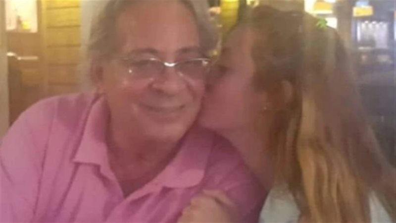 منة تيسير ووالدها