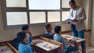 وكيل تعليم دمياط يتابع امتحانات أكتوبر بفارسكور ويؤكد الانضباط وتكافؤ الفرص