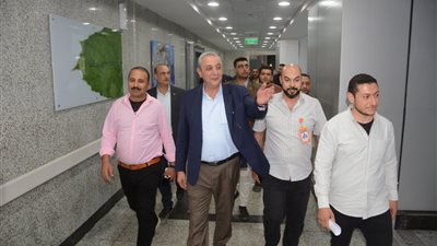 جولة مفاجئة لمحافظ الغربية بمستشفى طنطا العام الجديد ومحور محلة منوف