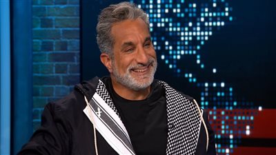 باسم يوسف: مش زعلان من الـAI والبشر بيختاروا أدوات تسهل عليهم حياتهم