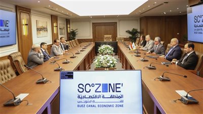 رئيس اقتصادية قناة السويس يشهد توقيع عقد مشروع لإنتاج الفورمالدهيد ومشتقاته