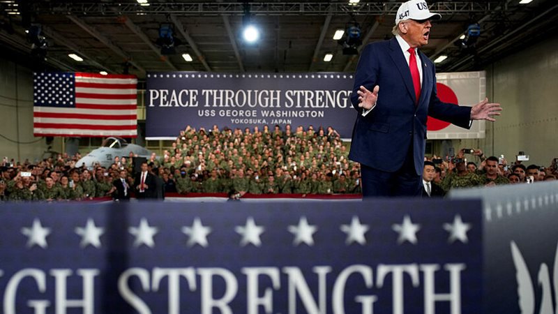 الرئيس الأمريكي دونالد