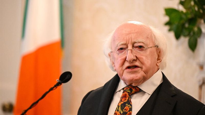 الرئيس مايكل دي هيجنز