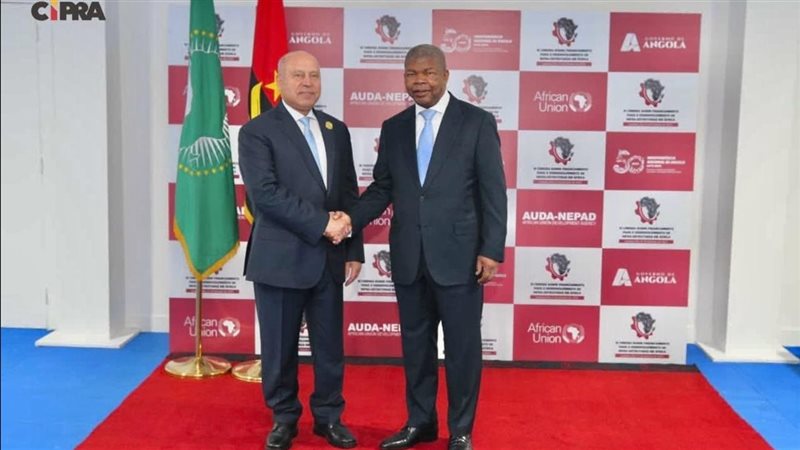 جانب من قمة لواندا