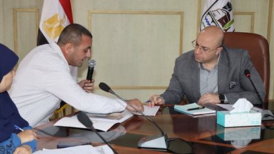 محافظ بنى سويف يكلف شركة المياه بحل مشكلة ضعف المياه