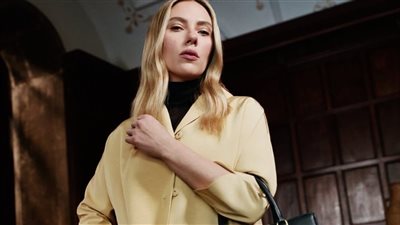 حقيبة Prada Galleria في حملة جديد بعنوان 