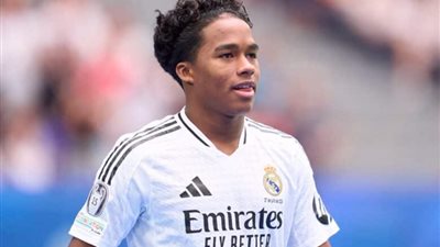 بعد خروجه من حسابات ألونسو.. ليون يتحرك لضم «إندريك»