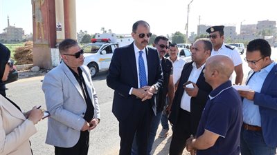 محافظ سوهاج يتفقد طريق «الحواويش» تمهيدا لتطويره ورصفه بطول 3.5 كم