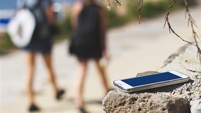 100 دولار مكافأة؟ طريقة ذكية لاسترجاع الأجهزة المفقودة في السفر