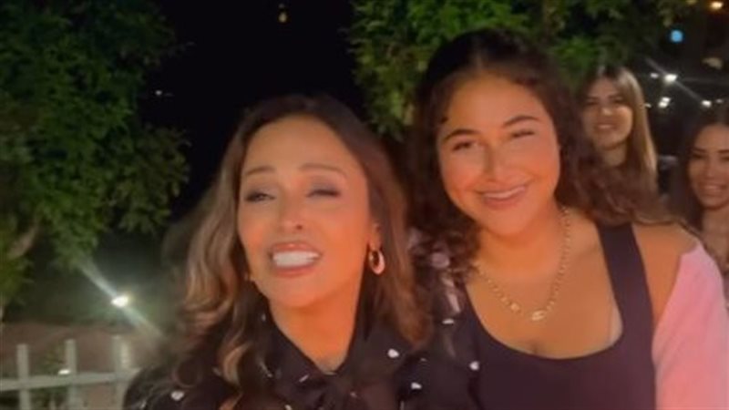 داليا البحيري وابنتها