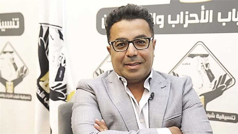  الدكتور باسل عادل