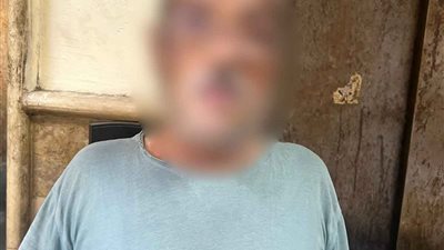 صاحب ورشة يلقى مادة كاوية على بائعة وزوجها لعدم الجلوس أمام محله