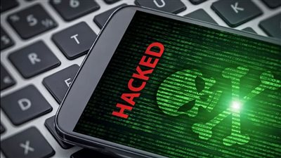 خبير: روابط واتساب وتليجرام أخطر وسائل الاختراق.. وهذه أبرز 5 طرق للحماية