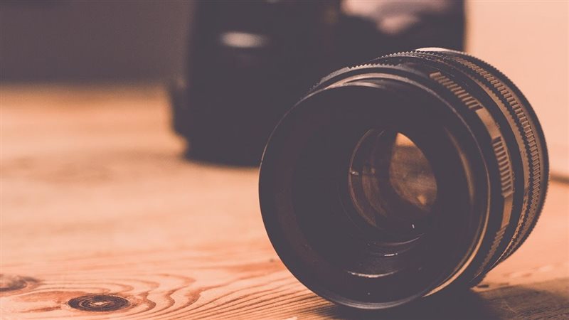 حكم تصوير الزوجة