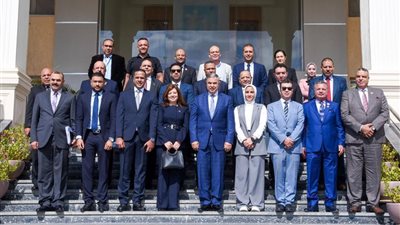 محافظ الإسكندرية يلتقي أعضاء مجلس الشيوخ لبحث الملفات الخدمية والتنموية 