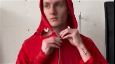 جاكيت بالنسياجا ممزق بـ45 ألف جنيه  يتحول إلى “ترند” خلال ساعات من طرحه