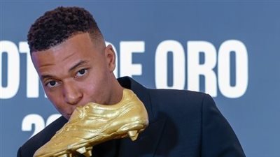 متفوقا على صلاح بـ4 نقاط.. مبابي يتوج بجائزة الحذاء الذهبي