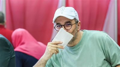 لدعم قائمة الخطيب.. محمد كامل يدلي بصوته في انتخابات النادي الأهلي