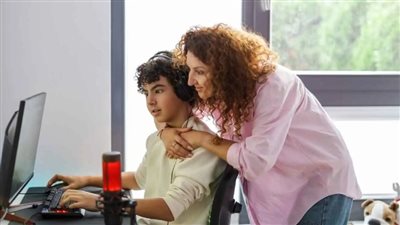 كيف تساعدين طفلك على بناء الثقة بالنفس واحترام الذات؟ 	