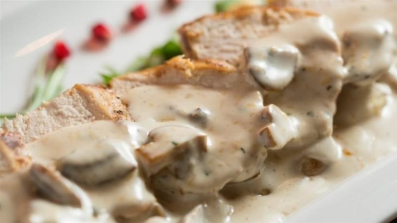 دجاج بالكريمة والمشروم