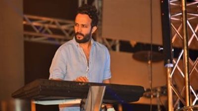 أحمد عصام يقود أوركسترا العروض النارية في حفل افتتاح المتحف المصري الكبير 