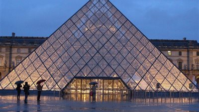 شركة إسرائيلية تتورط في صفقة مجوهرات متحف اللوفر المسروقة