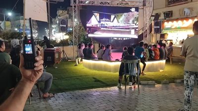 في مشهد تاريخي.. أهالي دمياط يلتفون حول شاشات العرض لمتابعة افتتاح المتحف