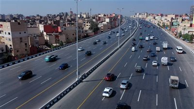 ازدحام صباحي نسبي على طرق القاهرة والجيزة مع تكثيف الخدمات المرورية بالمحاور