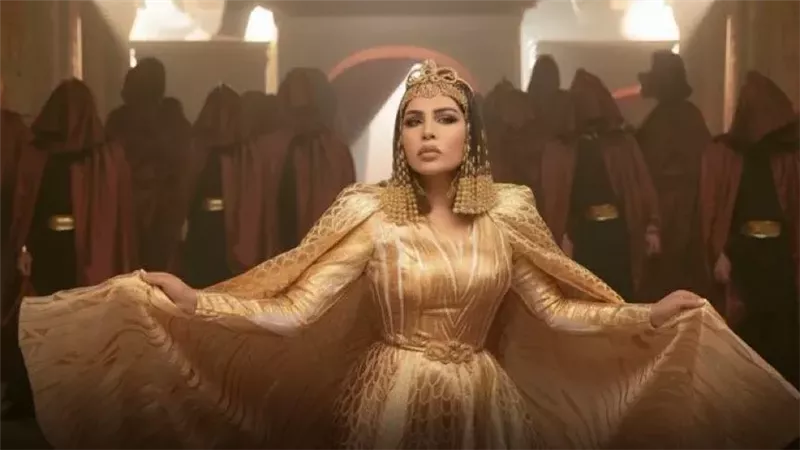 المطربة أحلام