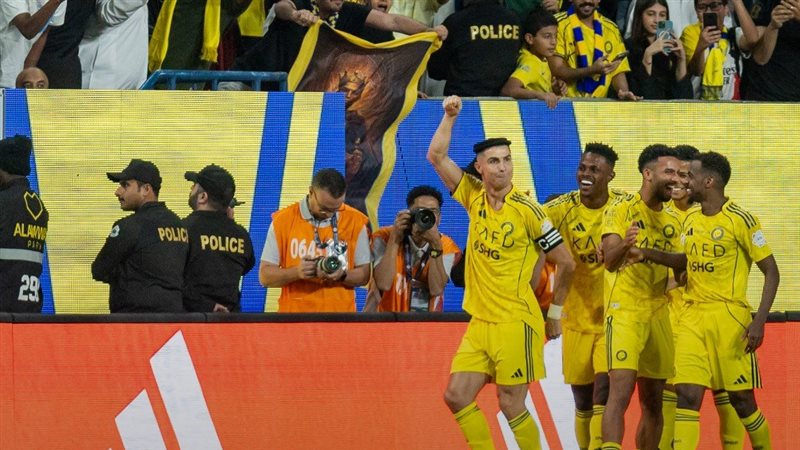 كريستيانو يرقص بالعقال