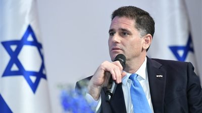 وزير إسرائيلي يسخر من الشرع.. 