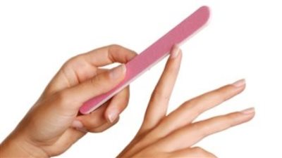 جفاف الخريف يهدد أظافرك؟ اكتشفي أسرار العناية السليمة بها  