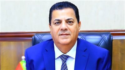 جان هنري: افتتاح المتحف المصري الكبير إنجاز جديد للدولة المصرية الحديثة 