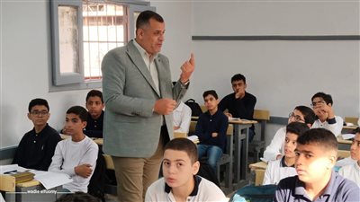 وكيل تعليم دمياط يتفقد مدرسة عبد المنعم رياض الإعدادية ويشدد على الانضباط