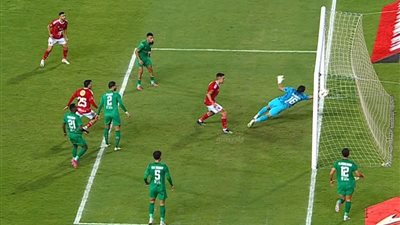 سوبر مان.. حارس المصري يفرض نتيجة التعادل على الأهلي في الشوط الأول