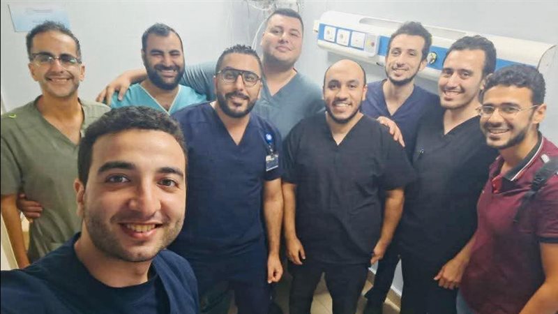 الفريق الطبي بمستشفى