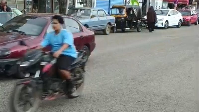 جانب من الشارع 