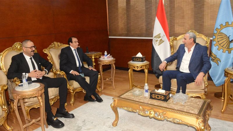 محافظ الغربية ونواب