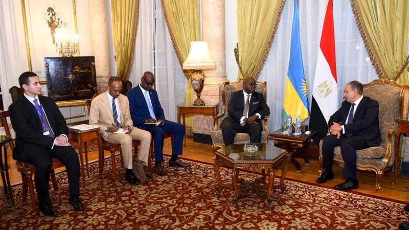 وزير الخارجية و نظيره