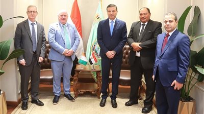 وزير الزراعة يبحث مع نظيره الأيرلندي تعزيز التعاون المشترك