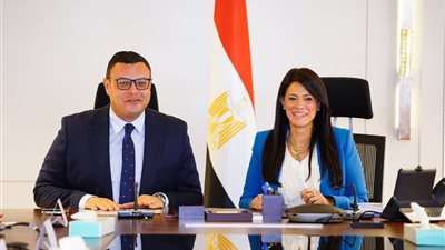 وزيرا «التخطيط» و«الإسكان» يناقشان الموقف التنفيذي لمبادرة «حياة كريمة»  