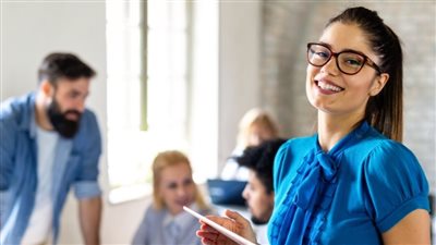 كيف تجعلين من وظيفتك مساحة للراحة والطاقة الإيجابية؟ 		