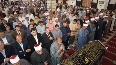 جنازة حاشدة لرئيس مركز ومدينة ديرب نجم بحضور محافظ الشرقية