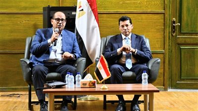 صبحي وإدريس وصلاح يناقشون خطط الدعم المستقبلية لتطوير المصارعة ودعم اللاعبين