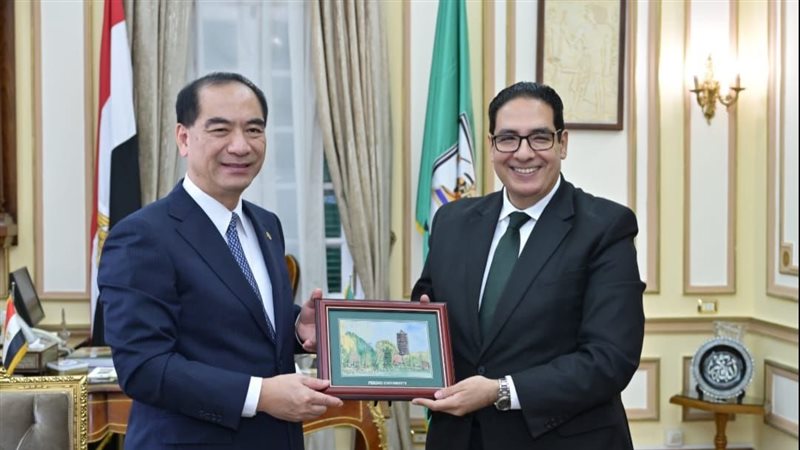 رئيس جامعة القاهرة