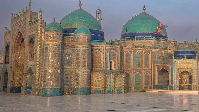 مسجد مزار شريف الأزرق