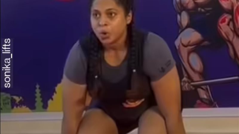 امرأة حامل بشهرها