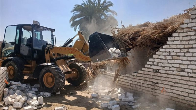 إزالة التعديات بالموجة