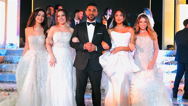 أحمد سعد برفقة العرائس